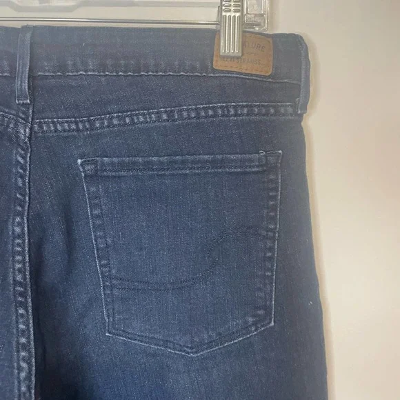 Signature By Levi's Women's Midrise Bootcut Jeans size 14Short - Picture 7 of 8